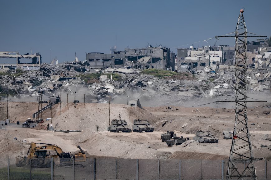 Israel orders civilians to evacuate as it expands its military campaign in Gaza to capture &quot;large areas&quot; of territory